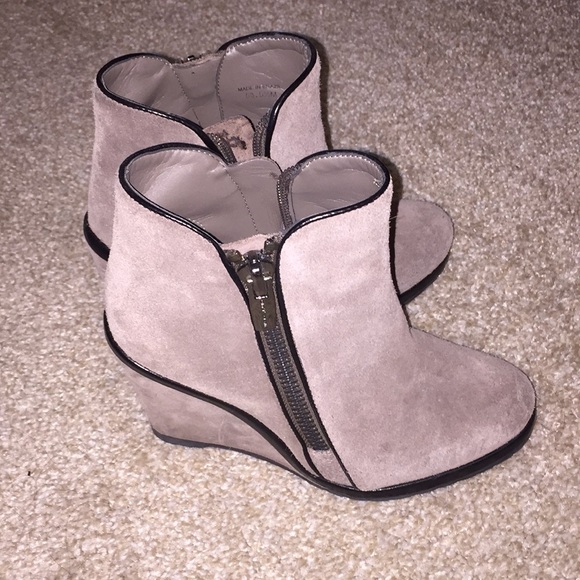 Vince Camuto wedge booties - Picture 2 of 5